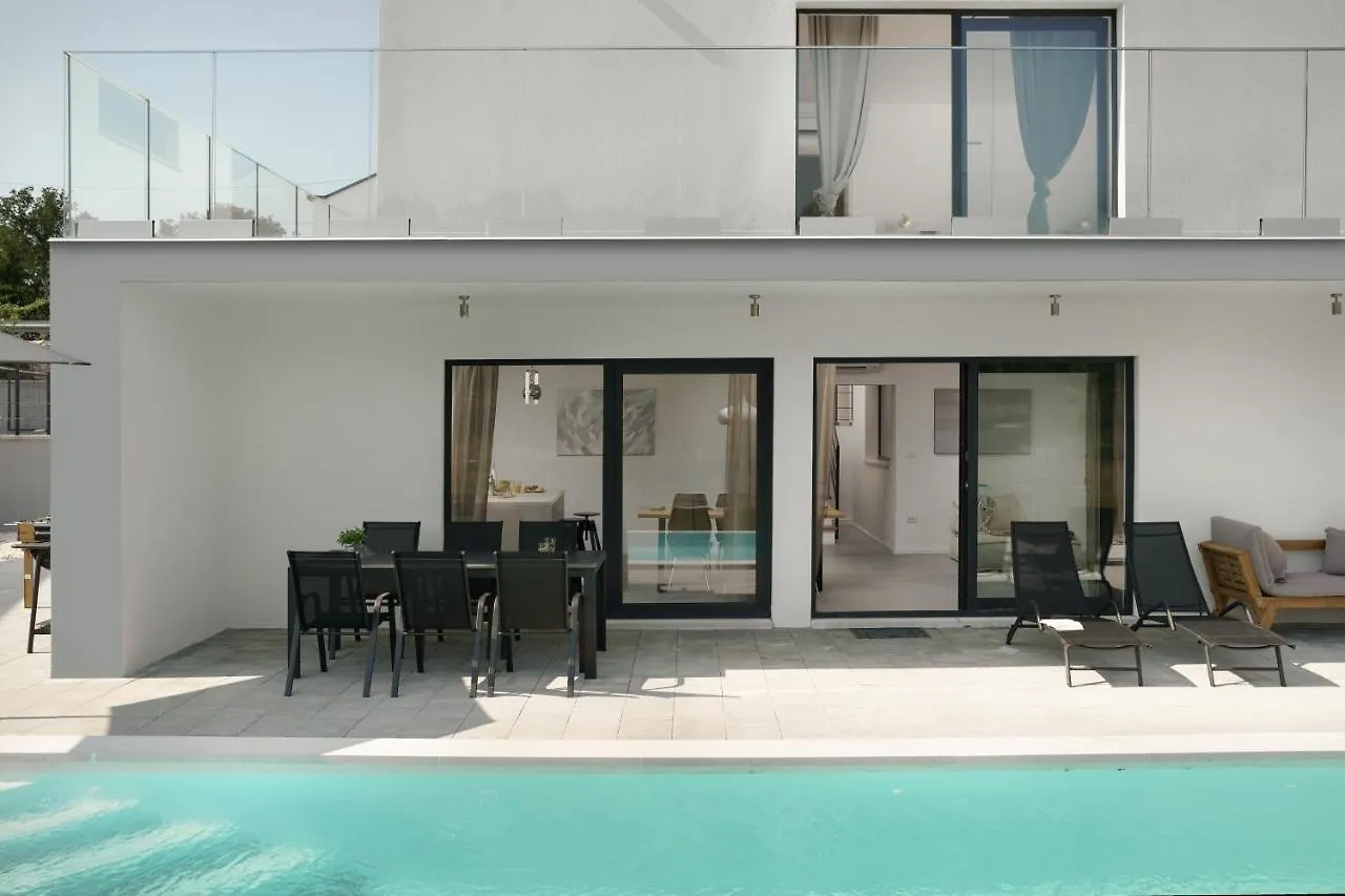Infinity Pool Villa San Amore Divsici