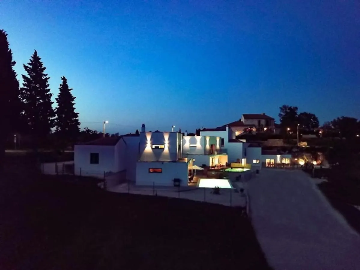 Infinity Pool Villa San Amore Divsici 0*,