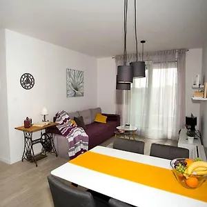https://apartment-sweet-daisy-with-parking.hotelinzadar.com